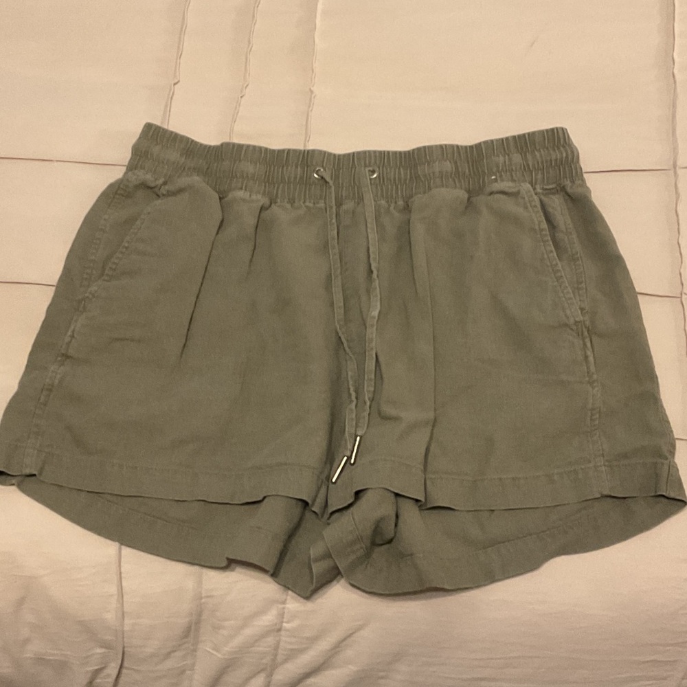 GAP Sage Green Women's Linen Shorts